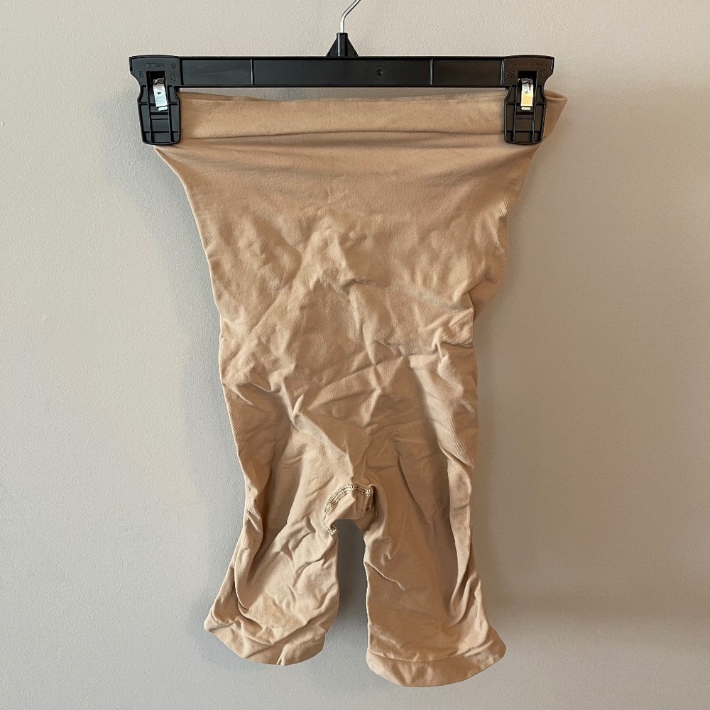 Skims SEAMLESS SCULPT HIGH-WAISTED ABOVE THE KNEE SHORT Size L